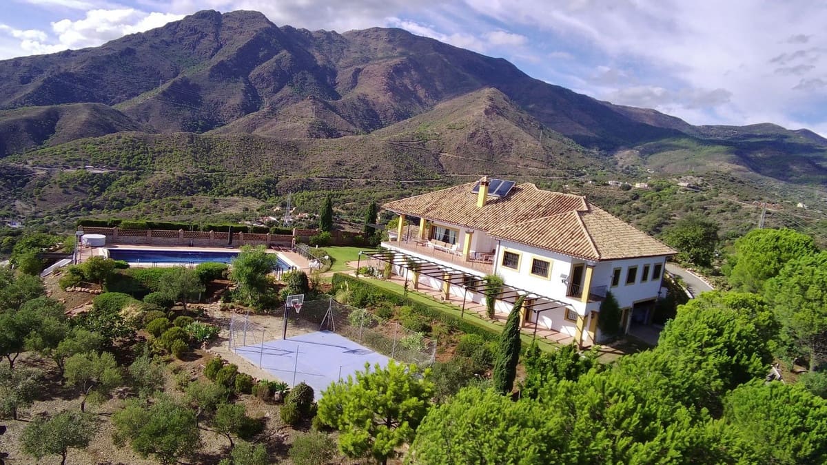5 quarto Quinta/Casa Rural para venda em Estepona com piscina garagem - 3 500 000 € (Ref: 8728852)