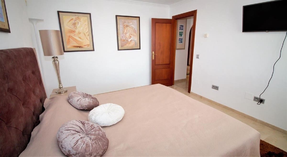 10 soverom Villa til salgs i El Paraiso med svømmebasseng garasje - € 3 300 000 (Ref: 8728853)