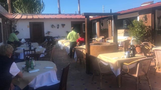 1 soveværelse Villa til salg i Selwo, Estepona - € 2.000.000 (Ref: 8728854)