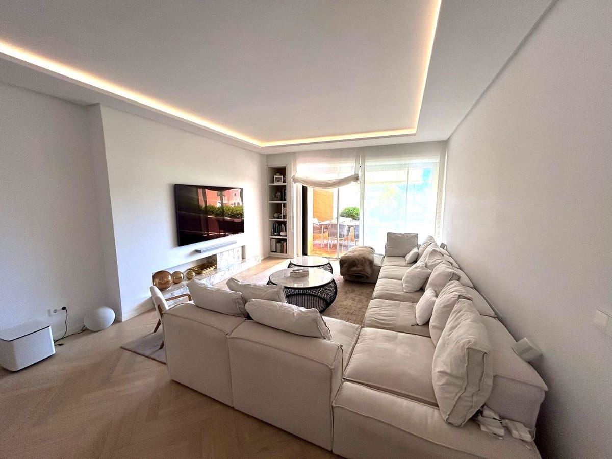 3 soveværelse Penthouse til salg i La Atalaya med swimmingpool garage - € 1.050.000 (Ref: 8736155)