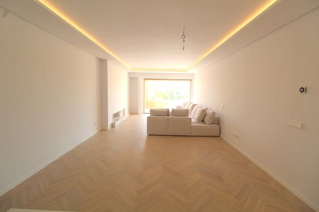 3 soverom Penthouse til salgs i La Atalaya, Villanueva de Algaidas med svømmebasseng garasje - € 1 050 000 (Ref: 8736155)