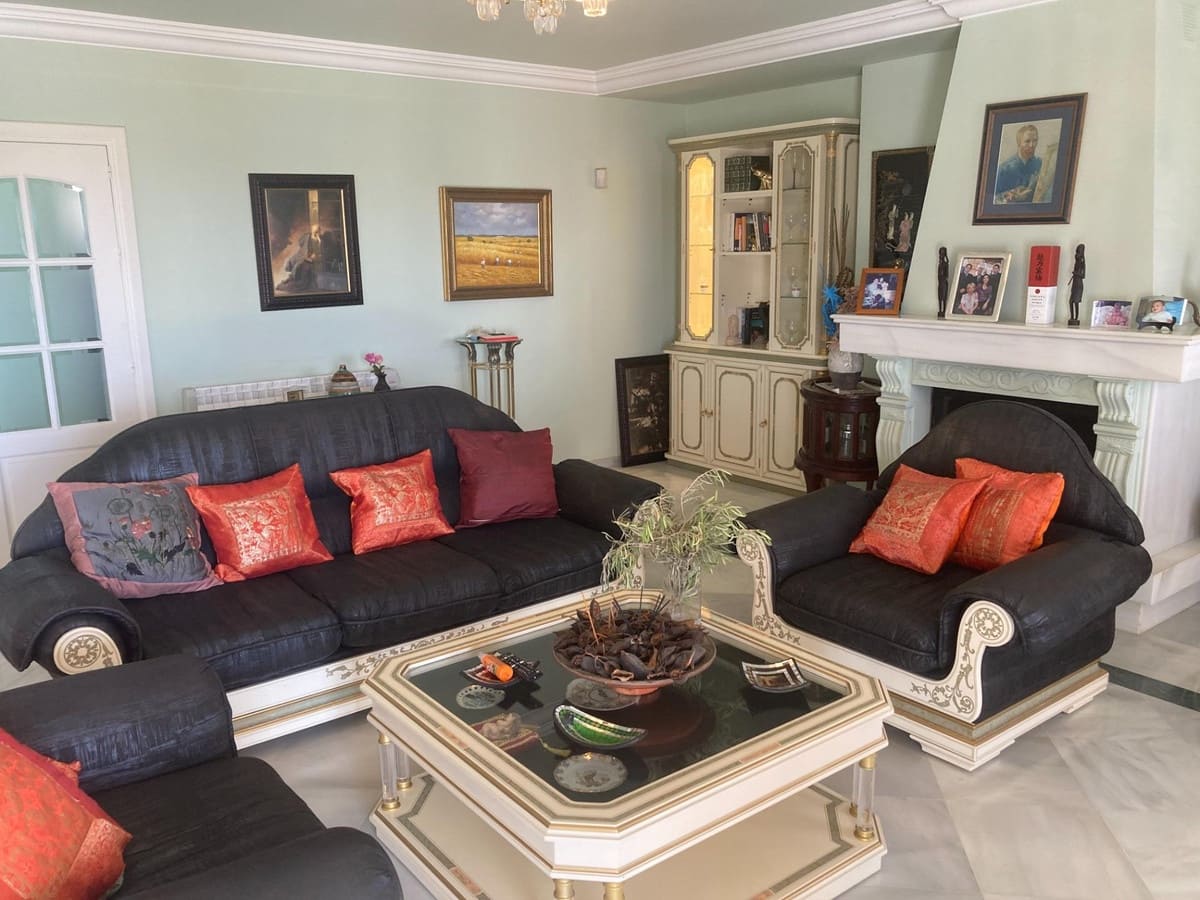 4 soverom Villa til salgs i New Golden Mile med svømmebasseng - € 2 100 000 (Ref: 8736157)