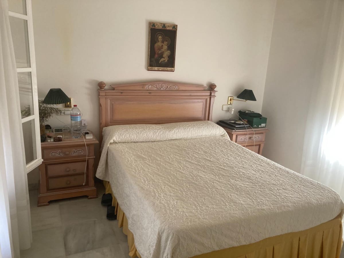 4 soverom Villa til salgs i New Golden Mile med svømmebasseng - € 2 100 000 (Ref: 8736157)