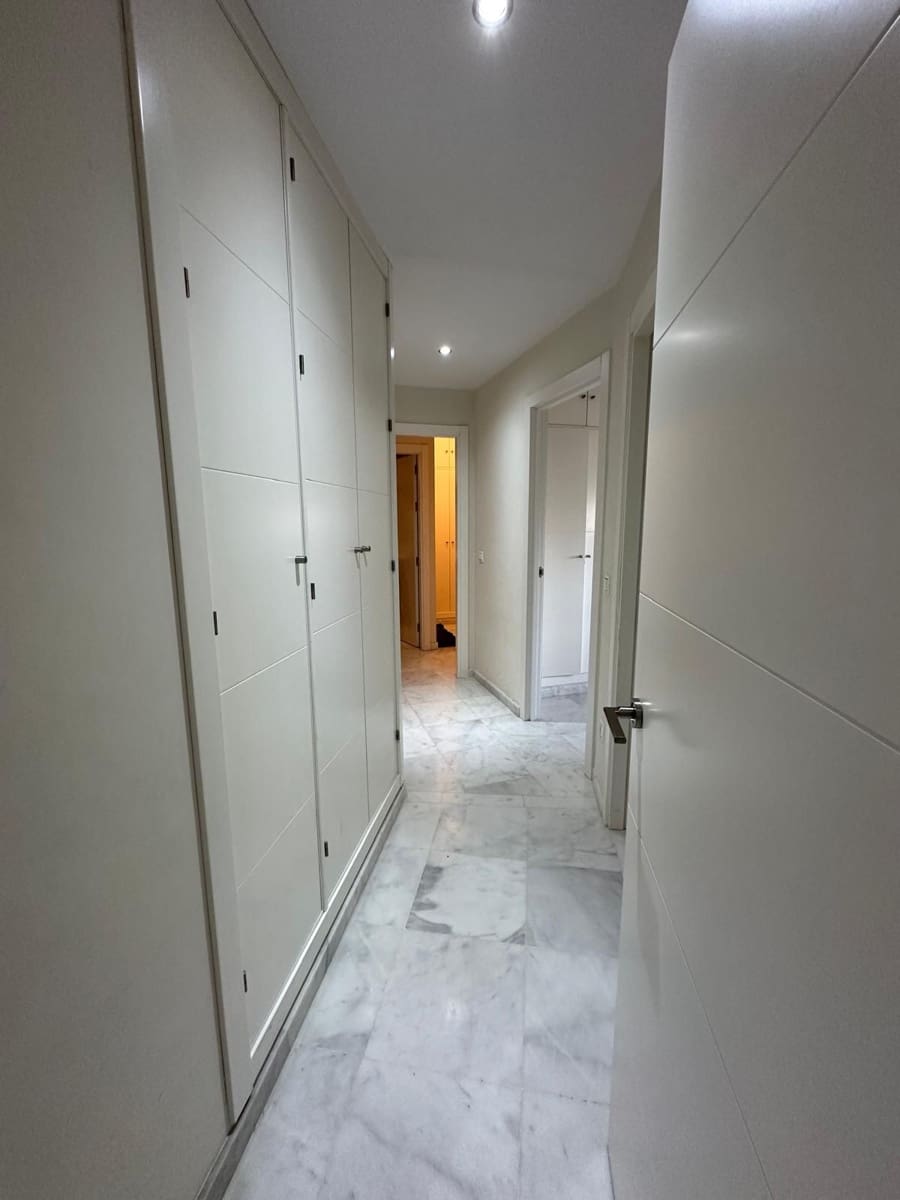 3 quarto Apartamento para venda em New Golden Mile com piscina garagem - 390 000 € (Ref: 8756849)