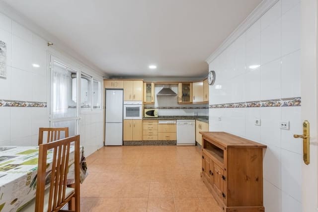 2 makuuhuone Huoneisto myytävänä paikassa Centro, Estepona mukana 
autotalli - 312 000 € (Ref: 8762550)