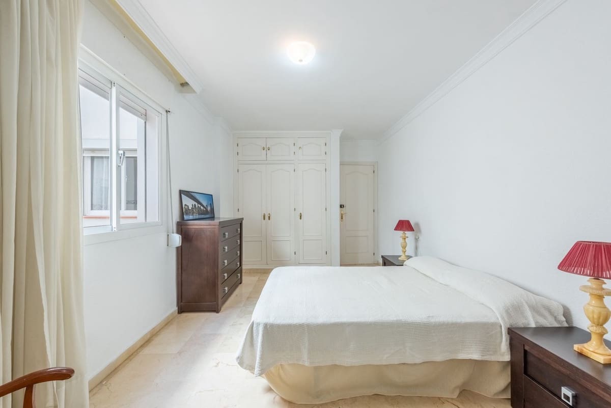 2 makuuhuone Huoneisto myytävänä paikassa Estepona mukana 
autotalli - 312 000 € (Ref: 8762550)