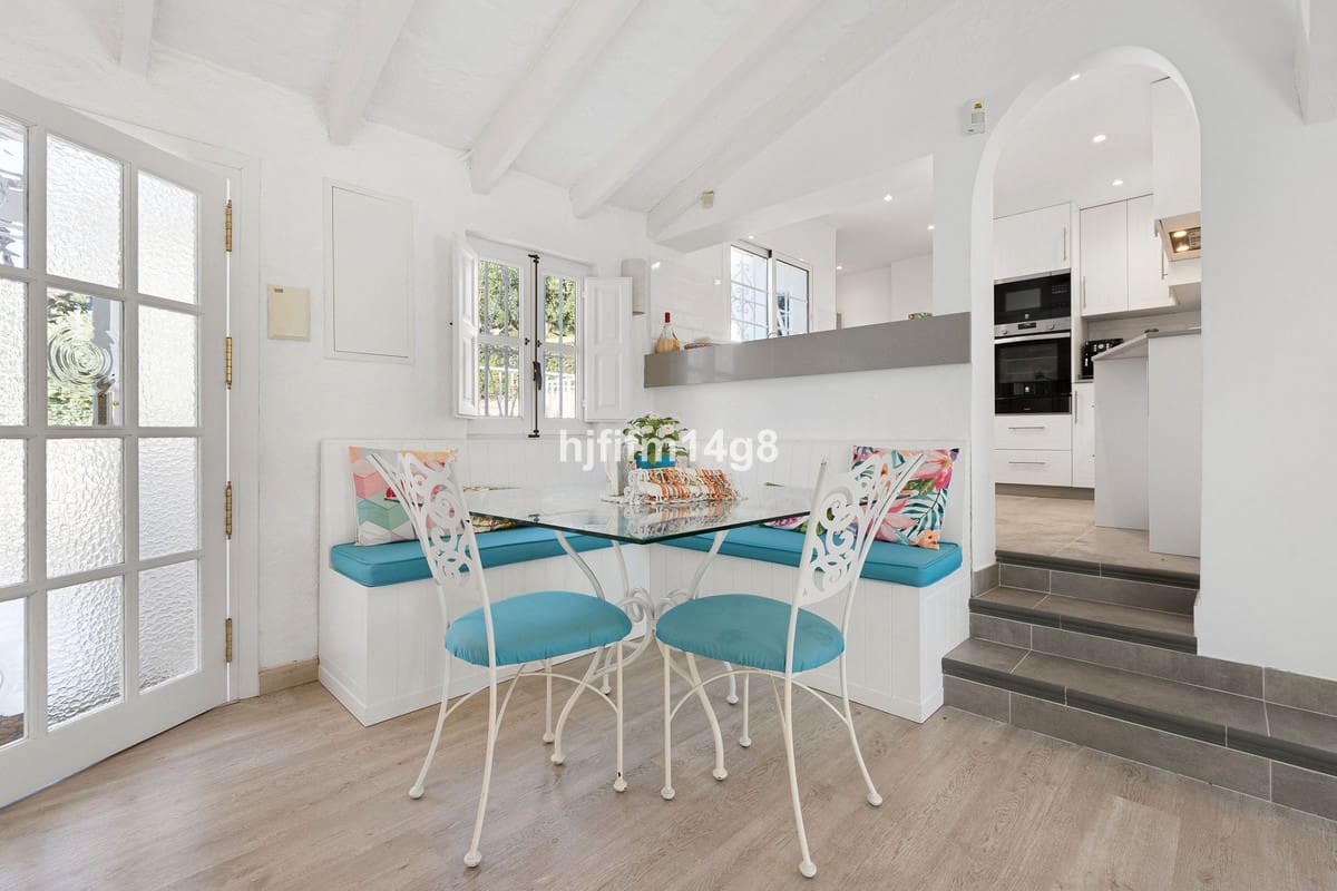 4 quarto Moradia para venda em Benahavis com piscina - 1 625 000 € (Ref: 8762765)