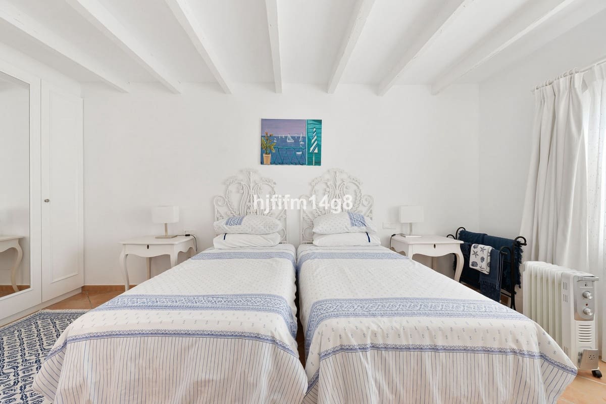 4 quarto Moradia para venda em Benahavis com piscina - 1 625 000 € (Ref: 8762765)