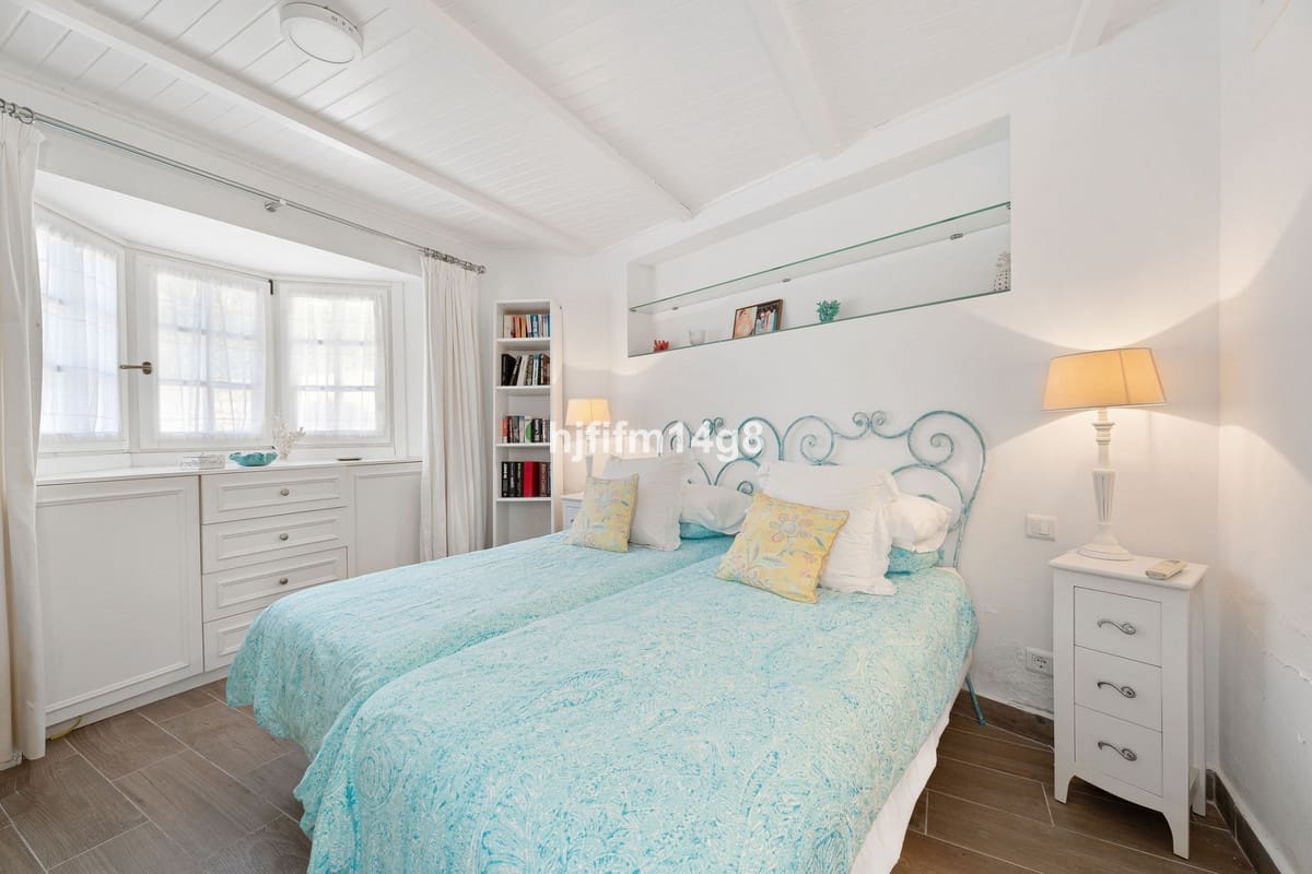 4 quarto Moradia para venda em Benahavis com piscina - 1 625 000 € (Ref: 8762765)