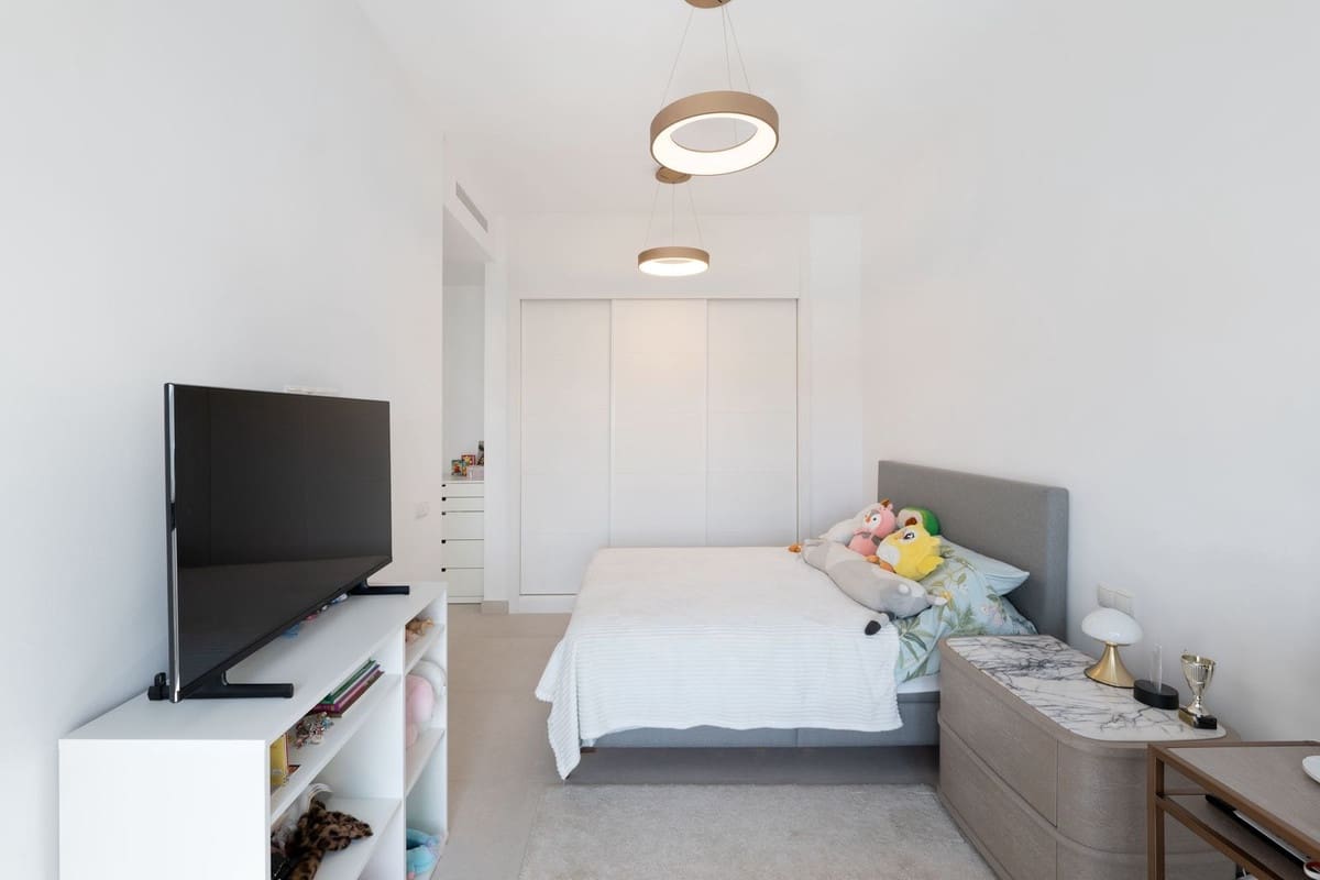 3 soveværelse Byhus til salg i Casares med swimmingpool garage - € 890.000 (Ref: 8774600)