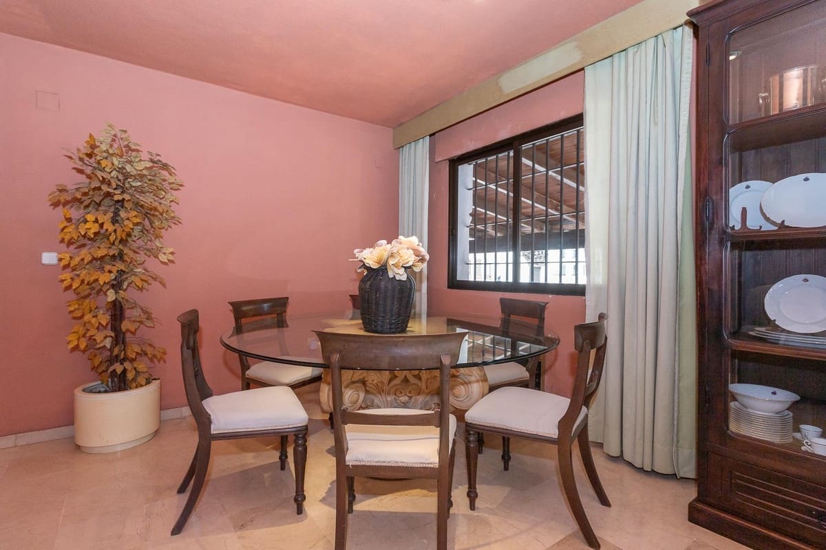 4 camera da letto Casa in vendita in Estepona con piscina garage - 955.000 € (Rif: 8774601)