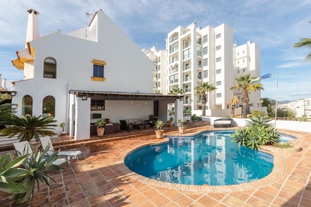 4 camera da letto Casa in vendita in Estepona con piscina garage - 955.000 € (Rif: 8774601)