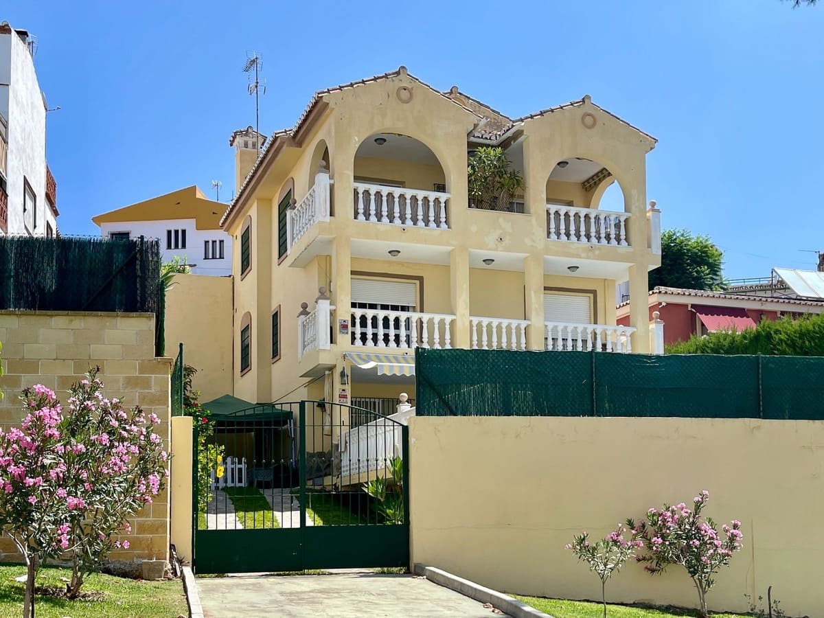 4 chambre Villa/Maison à vendre à Mijas avec piscine garage - 680 000 € (Ref: 8782191)