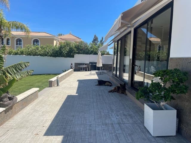 3 quarto Moradia para venda em Estepona com piscina garagem - 1 150 000 € (Ref: 8793092)