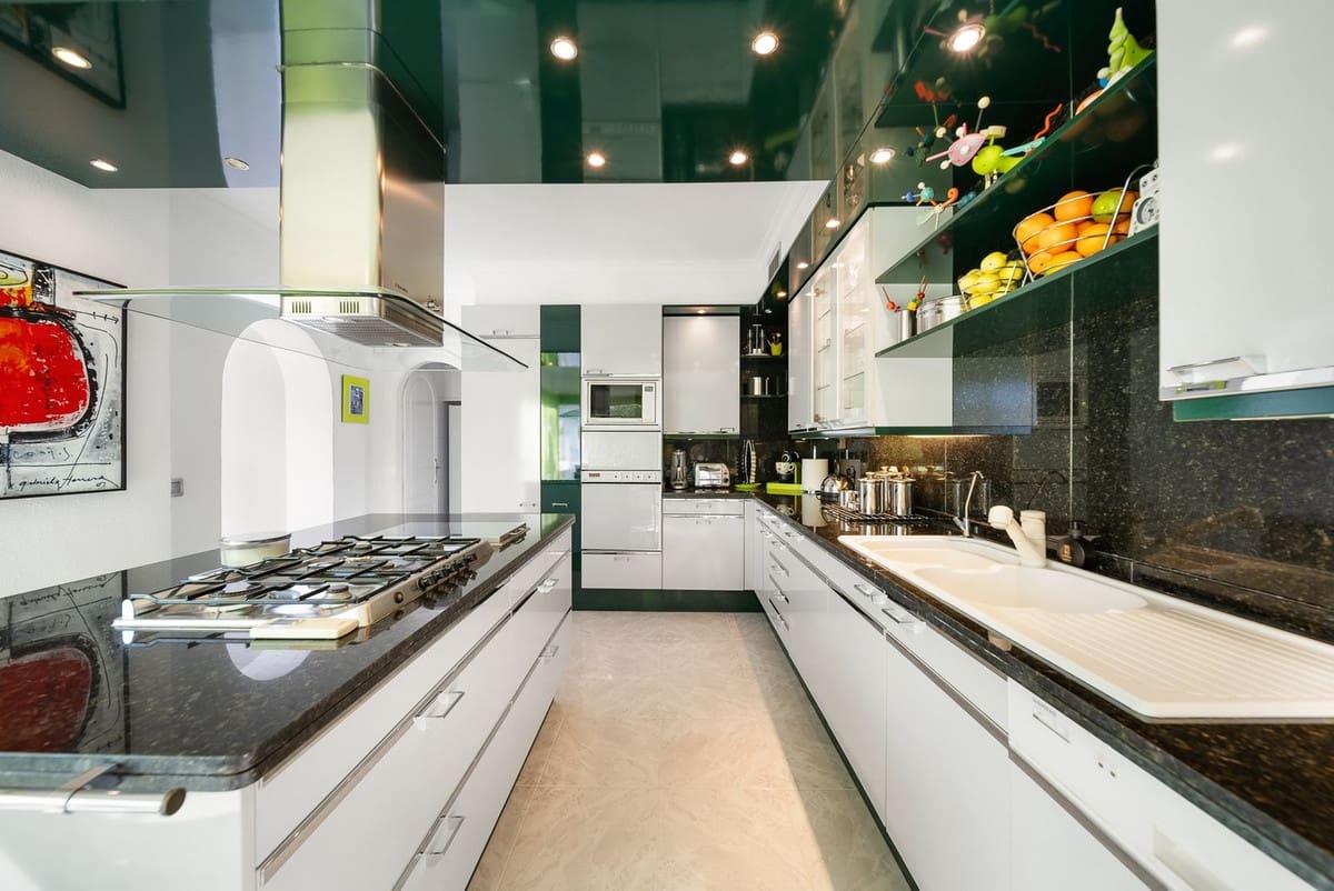 4 soveværelse Villa til salg i El Chaparral med swimmingpool garage - € 1.695.000 (Ref: 8841892)