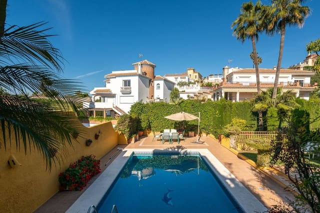4 soveværelse Villa til salg i Riviera del Sol, Mijas med swimmingpool garage - € 945.500 (Ref: 8846100)