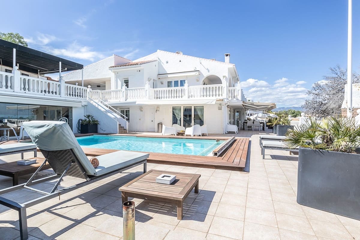 6 soveværelse Villa til salg i La Cala de Mijas med swimmingpool garage - € 1.275.000 (Ref: 8846968)