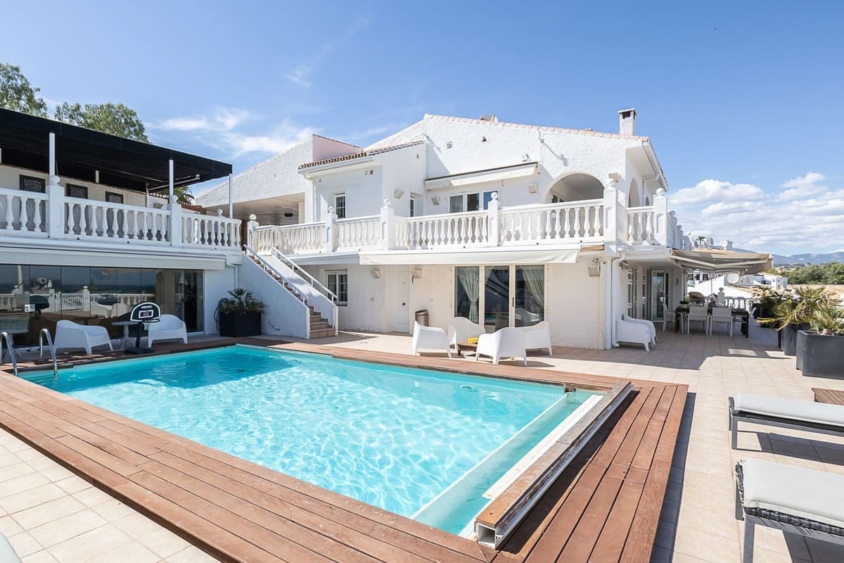 6 soveværelse Villa til salg i La Cala de Mijas med swimmingpool garage - € 1.275.000 (Ref: 8846968)