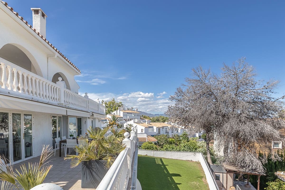6 soveværelse Villa til salg i La Cala de Mijas med swimmingpool garage - € 1.275.000 (Ref: 8846968)
