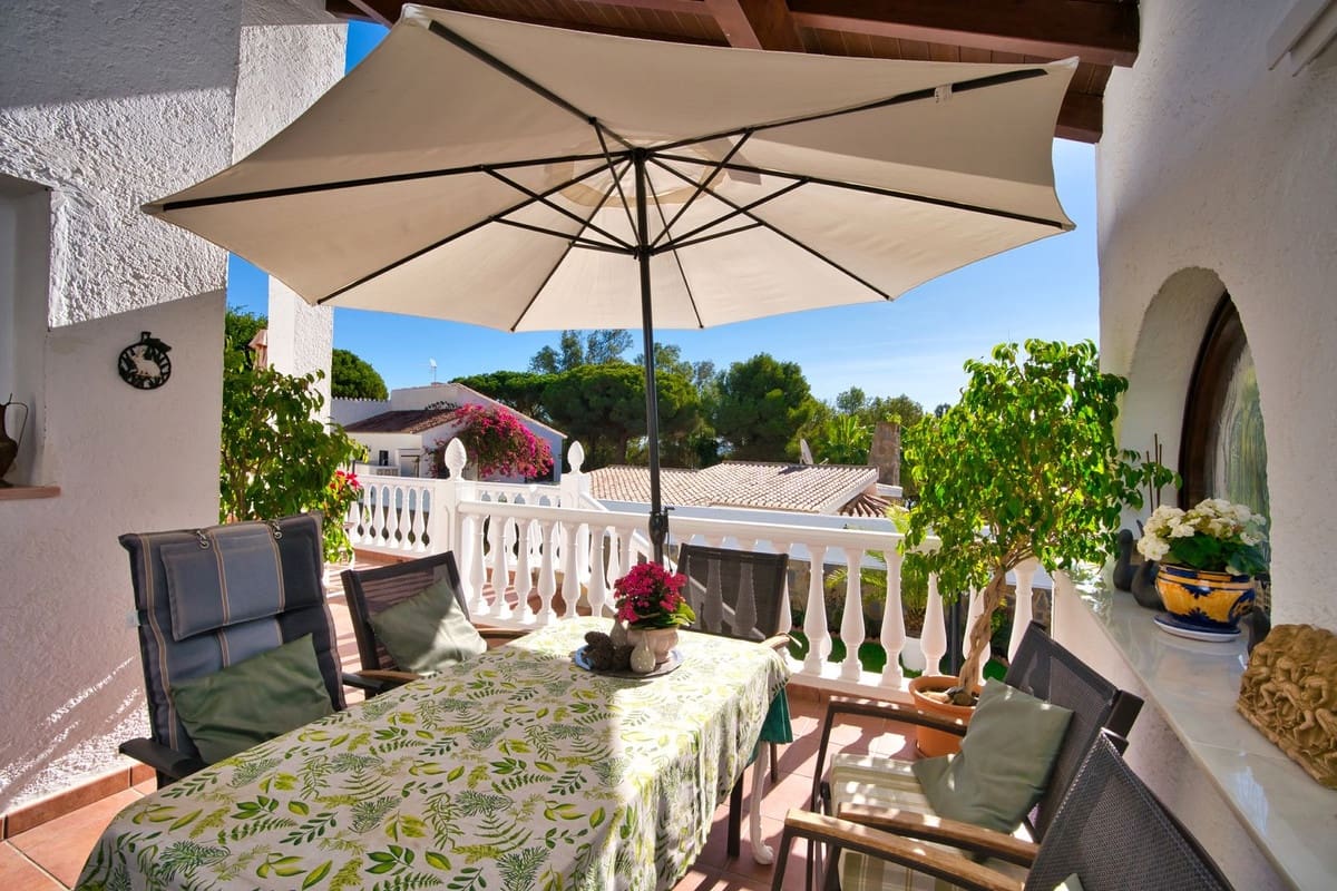 4 soveværelse Villa til salg i La Cala de Mijas med swimmingpool garage - € 1.200.000 (Ref: 8846969)