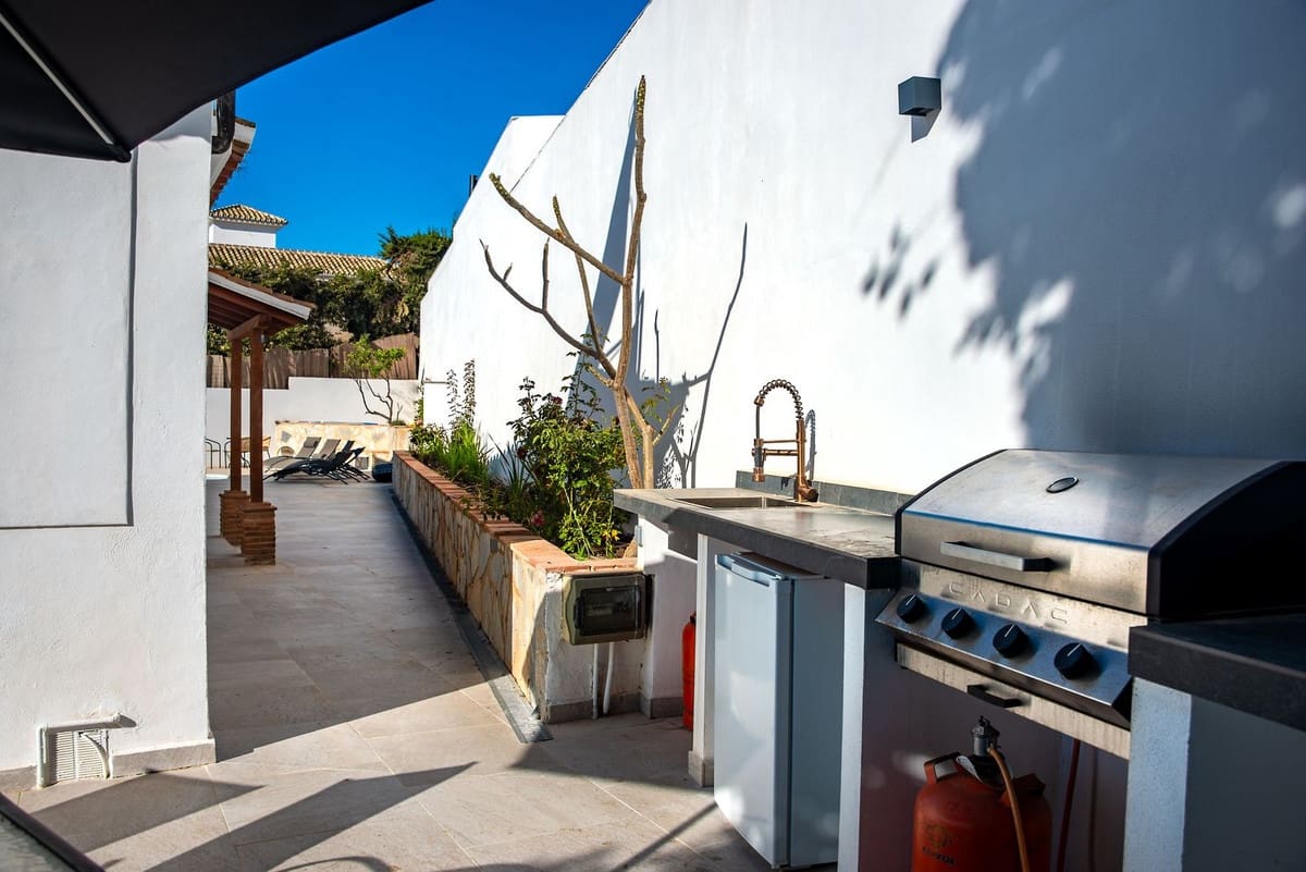 5 sypialnia Willa na sprzedaż w La Cala de Mijas z basenem garażem - 1 375 000 € (Ref: 8848693)