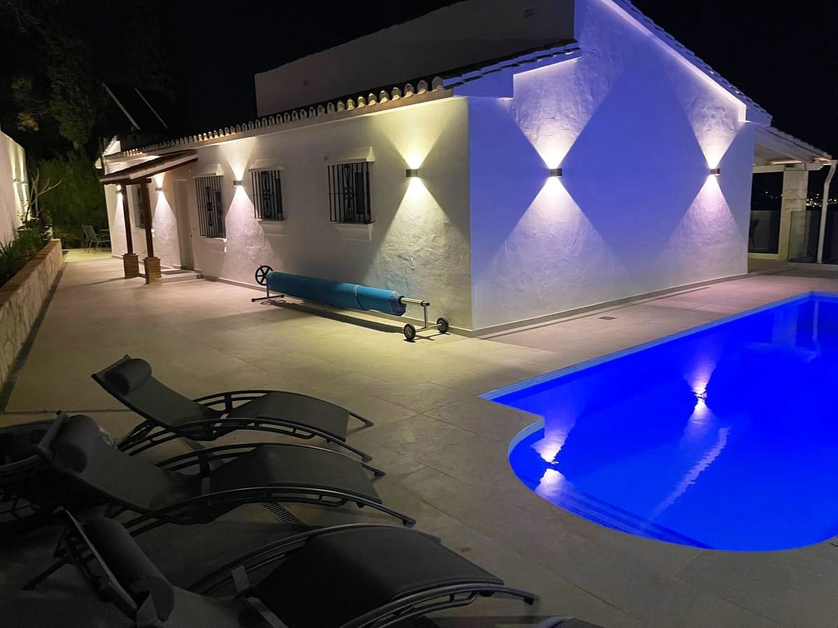 5 sypialnia Willa na sprzedaż w La Cala de Mijas z basenem garażem - 1 375 000 € (Ref: 8848693)