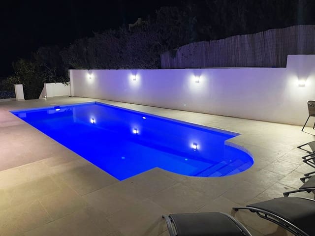 5 sypialnia Willa na sprzedaż w La Cala de Mijas, Mijas z basenem garażem - 1 375 000 € (Ref: 8848693)