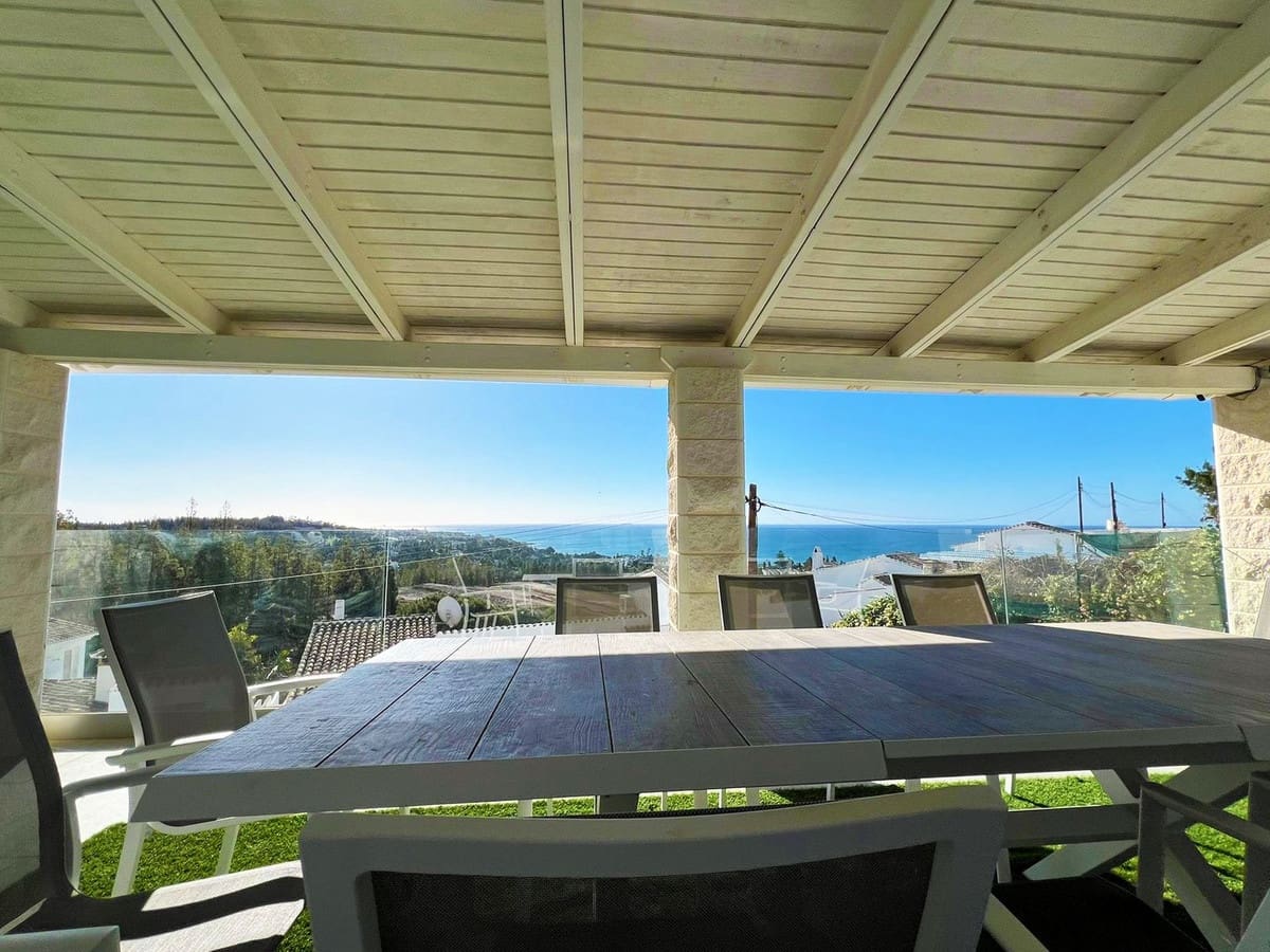 5 sypialnia Willa na sprzedaż w La Cala de Mijas z basenem garażem - 1 375 000 € (Ref: 8848693)