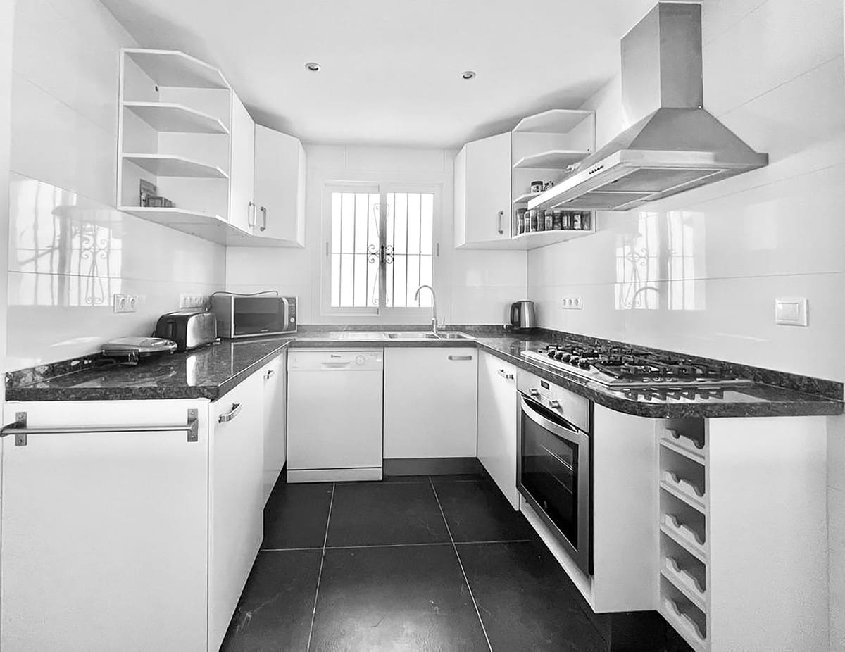 5 sypialnia Willa na sprzedaż w La Cala de Mijas z basenem garażem - 1 375 000 € (Ref: 8848693)