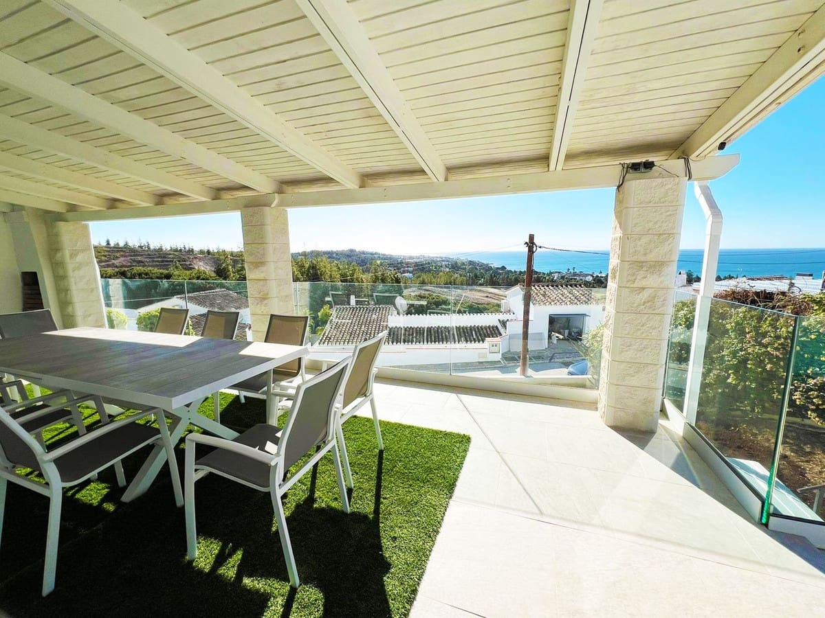 5 sypialnia Willa na sprzedaż w La Cala de Mijas z basenem garażem - 1 375 000 € (Ref: 8848693)