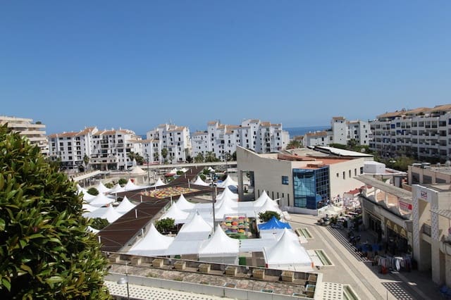 4 soveværelse Penthouse til salg i Puerto Banus, Marbella med swimmingpool garage - € 2.100.000 (Ref: 8866384)