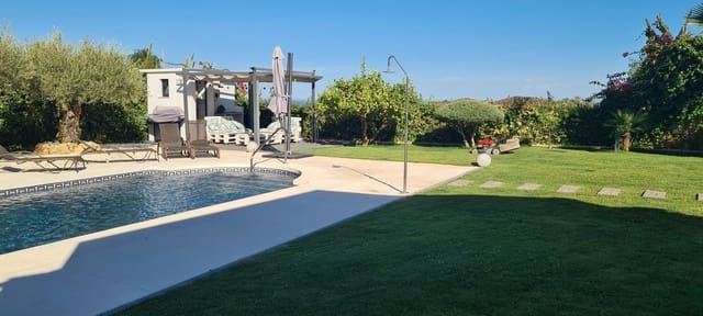 3 makuuhuone Huvila myytävänä paikassa Cerros del Águila, Mijas mukana uima-altaan 
autotalli - 1 350 000 € (Ref: 8866389)