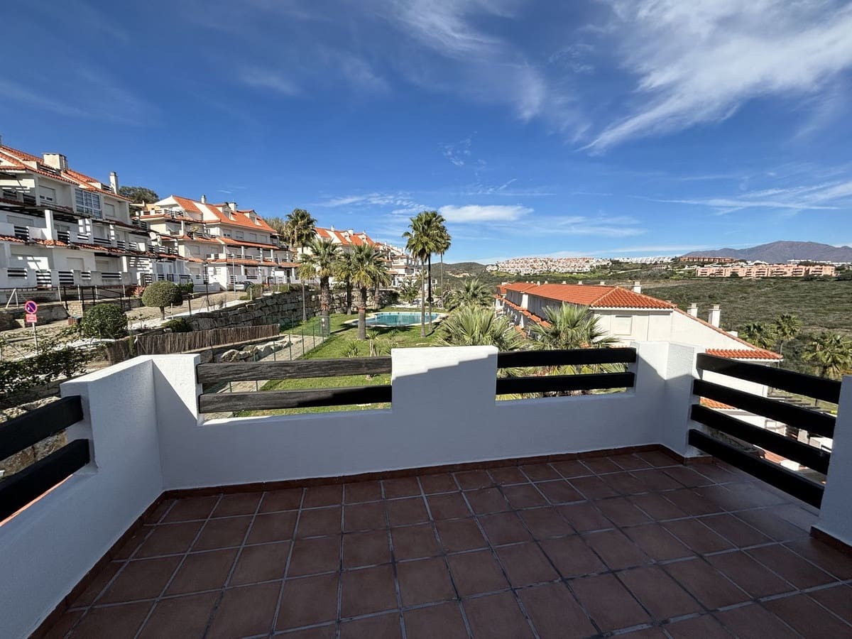 3 chambre Penthouse à vendre à La Duquesa / Puerto de la Duquesa avec piscine - 384 500 € (Ref: 8882052)