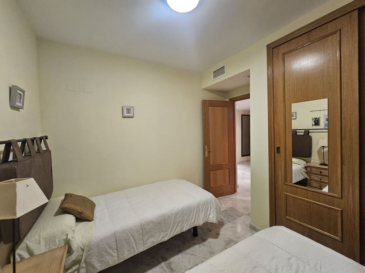 3 soverom Leilighet til salgs i Riviera del Sol med svømmebasseng garasje - € 340 000 (Ref: 8922626)