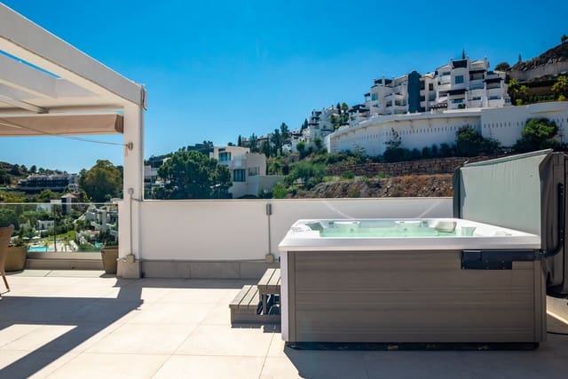 3 soverom Penthouse til salgs i La Heredia, Benahavís med svømmebasseng garasje - € 675 000 (Ref: 8925446)