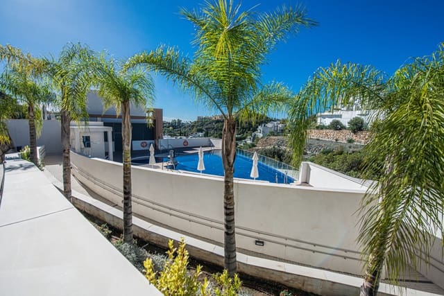 3 soverom Penthouse til salgs i La Heredia, Benahavís med svømmebasseng garasje - € 675 000 (Ref: 8925446)