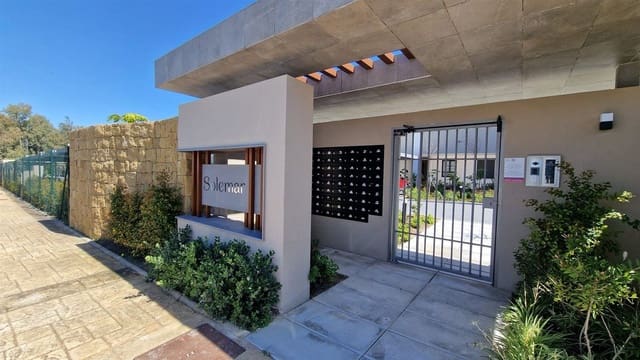 3 makuuhuone Huoneisto myytävänä paikassa Bahia de Casares, Casares mukana uima-altaan 
autotalli - 435 000 € (Ref: 8927863)