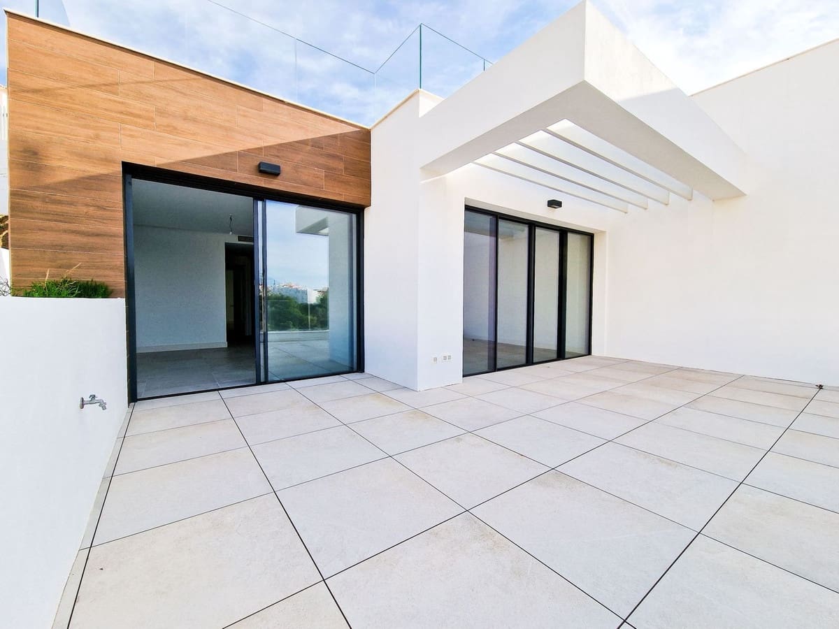 2 soveværelse Penthouse til salg i Cabopino med swimmingpool garage - € 690.000 (Ref: 8927973)