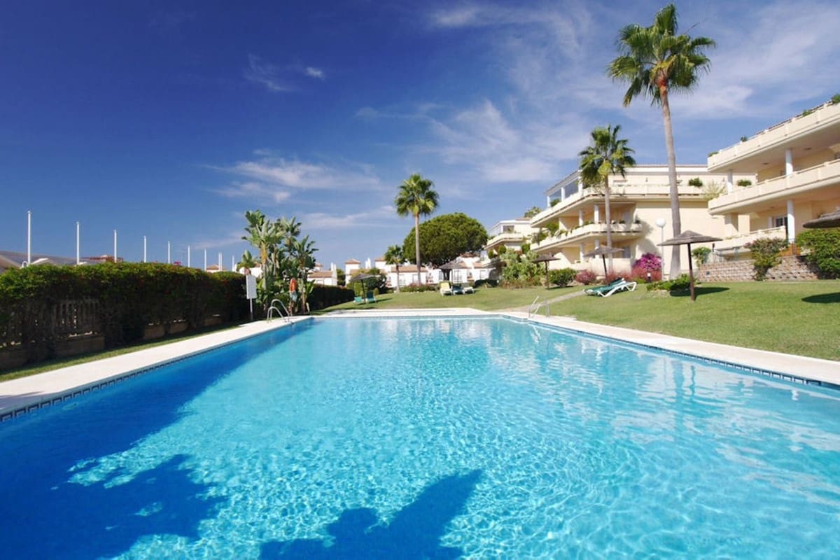 3 soveværelse Lejlighed til salg i Cabopino med swimmingpool garage - € 549.000 (Ref: 8931383)