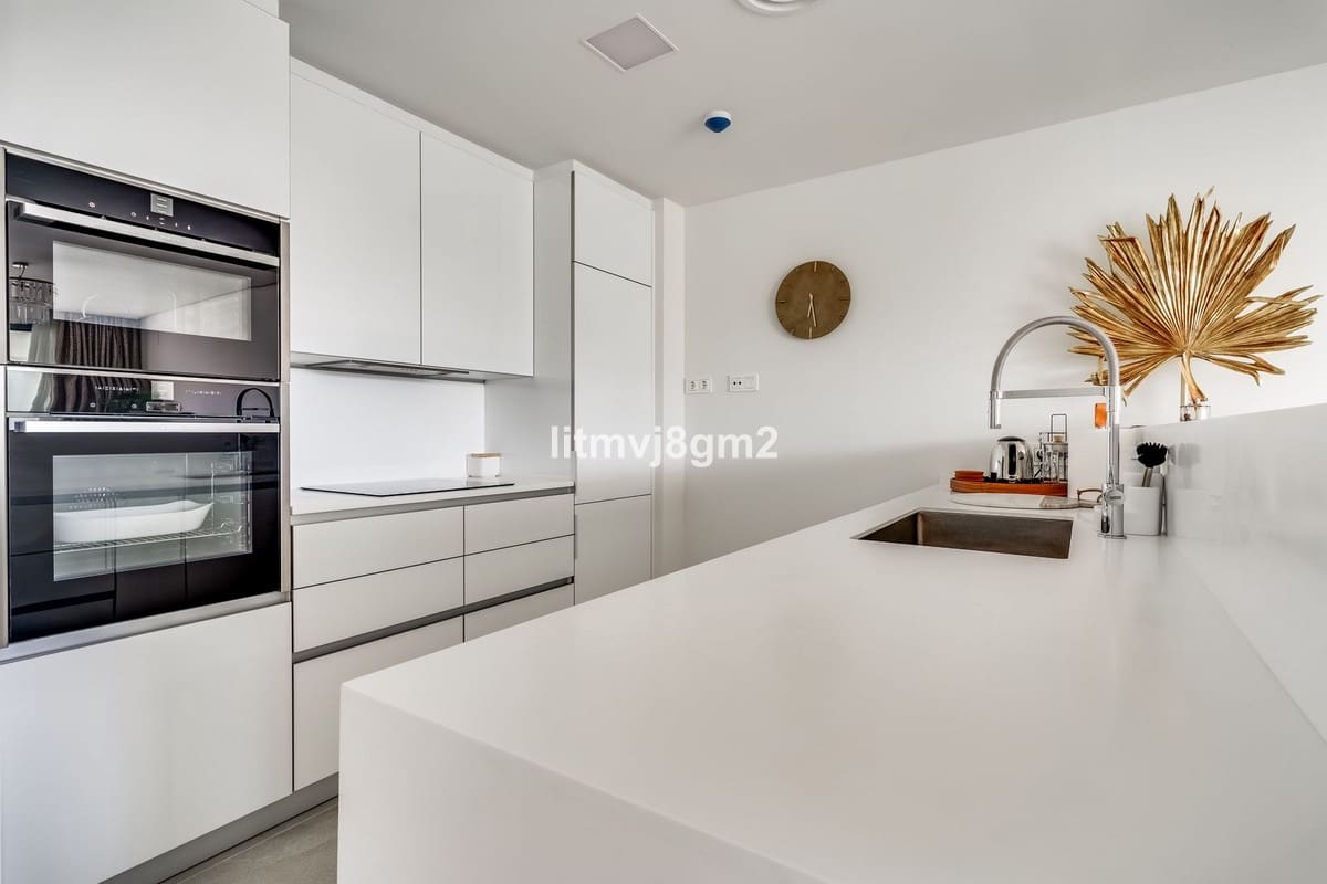 3 chambre Appartement à vendre à Cabopino avec piscine garage - 1 100 000 € (Ref: 8931387)