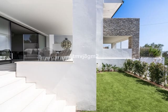 3 soverom Leilighet til salgs i Cabopino, Marbella med svømmebasseng garasje - € 1 100 000 (Ref: 8931387)