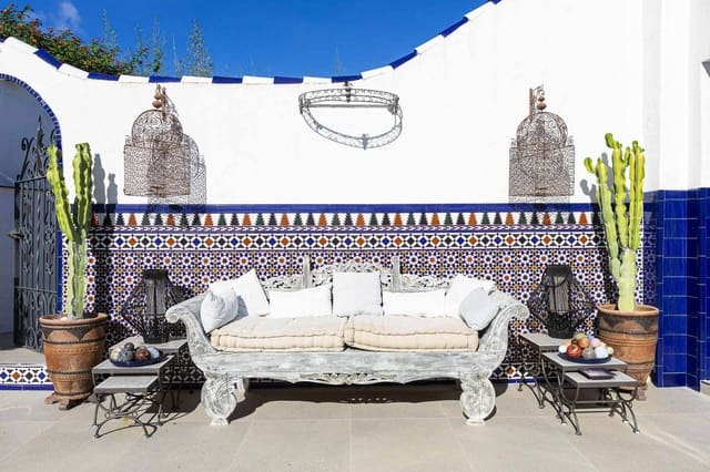 4 soverom Villa til salgs i San Pedro de Alcantara, Marbella med svømmebasseng garasje - € 1 695 000 (Ref: 8934700)