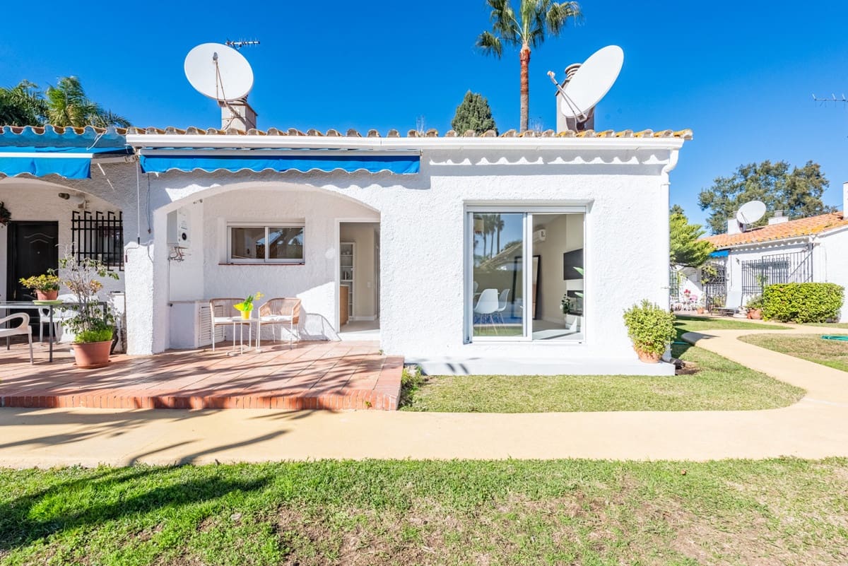 2 bedroom Apartment for sale in San Pedro de Alcantara with pool garage - € 549,000 (Ref: 8934703)