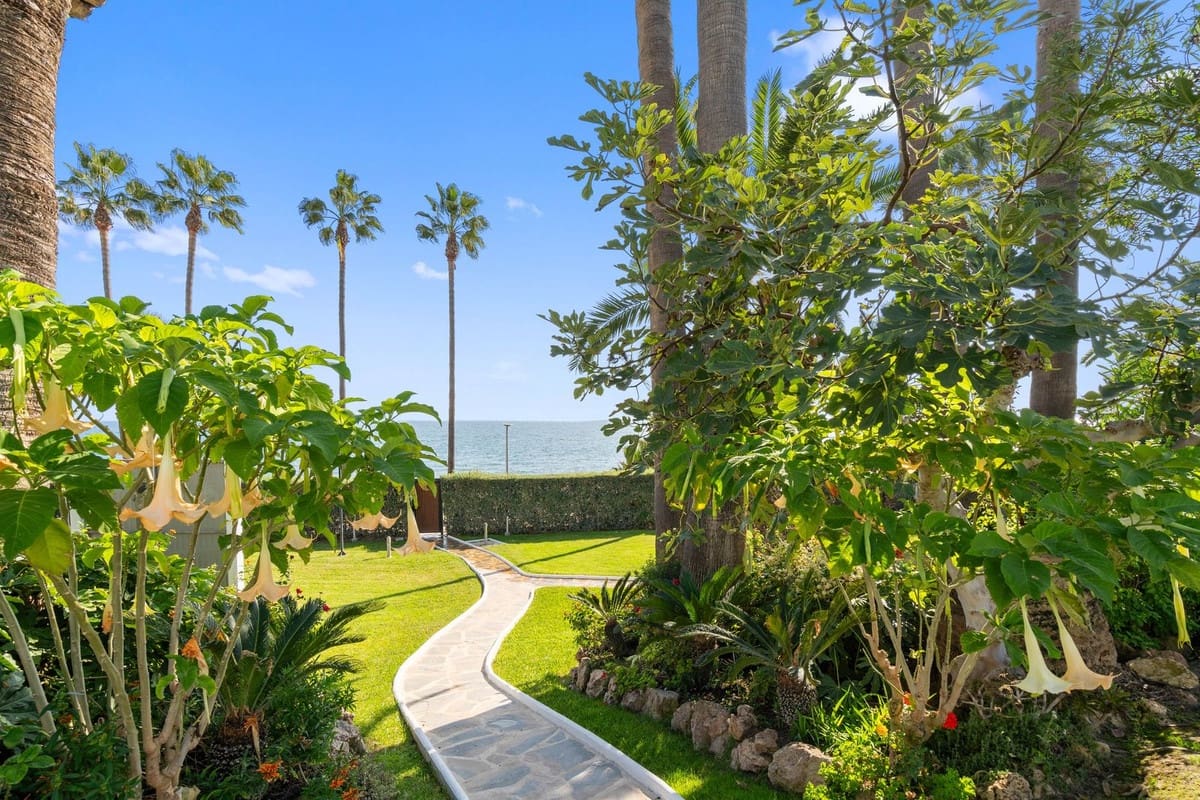 2 bedroom Apartment for sale in New Golden Mile with pool garage - € 850,000 (Ref: 8936036)