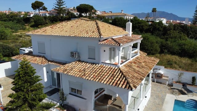4 chambre Villa/Maison à vendre à La Duquesa / Puerto de la Duquesa, Manilva avec piscine garage - 1 100 000 € (Ref: 8940974)