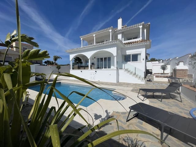 4 chambre Villa/Maison à vendre à La Duquesa / Puerto de la Duquesa, Manilva avec piscine garage - 1 100 000 € (Ref: 8940974)