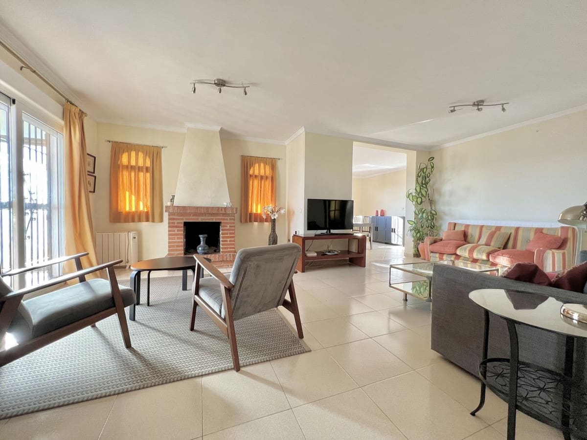 4 chambre Villa/Maison à vendre à Benalmadena avec piscine - 1 165 000 € (Ref: 8942061)