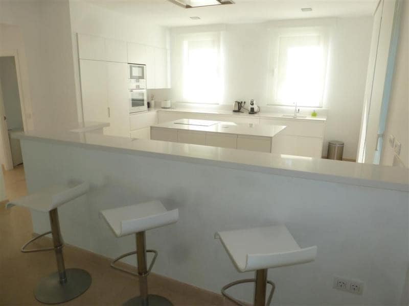 5 chambre Villa/Maison à vendre à Guadalmina avec piscine garage - 2 995 000 € (Ref: 8942064)