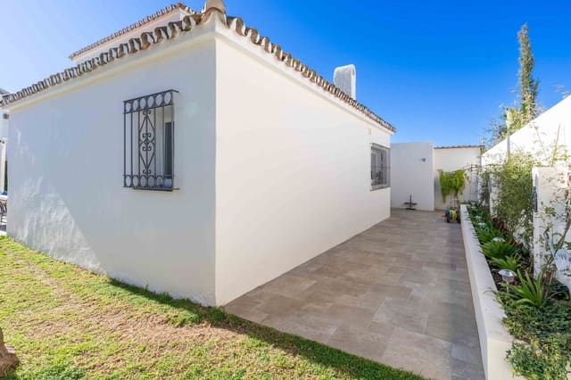 4 soverom Villa til salgs i San Pedro de Alcantara, Marbella med svømmebasseng garasje - € 2 050 000 (Ref: 8942065)