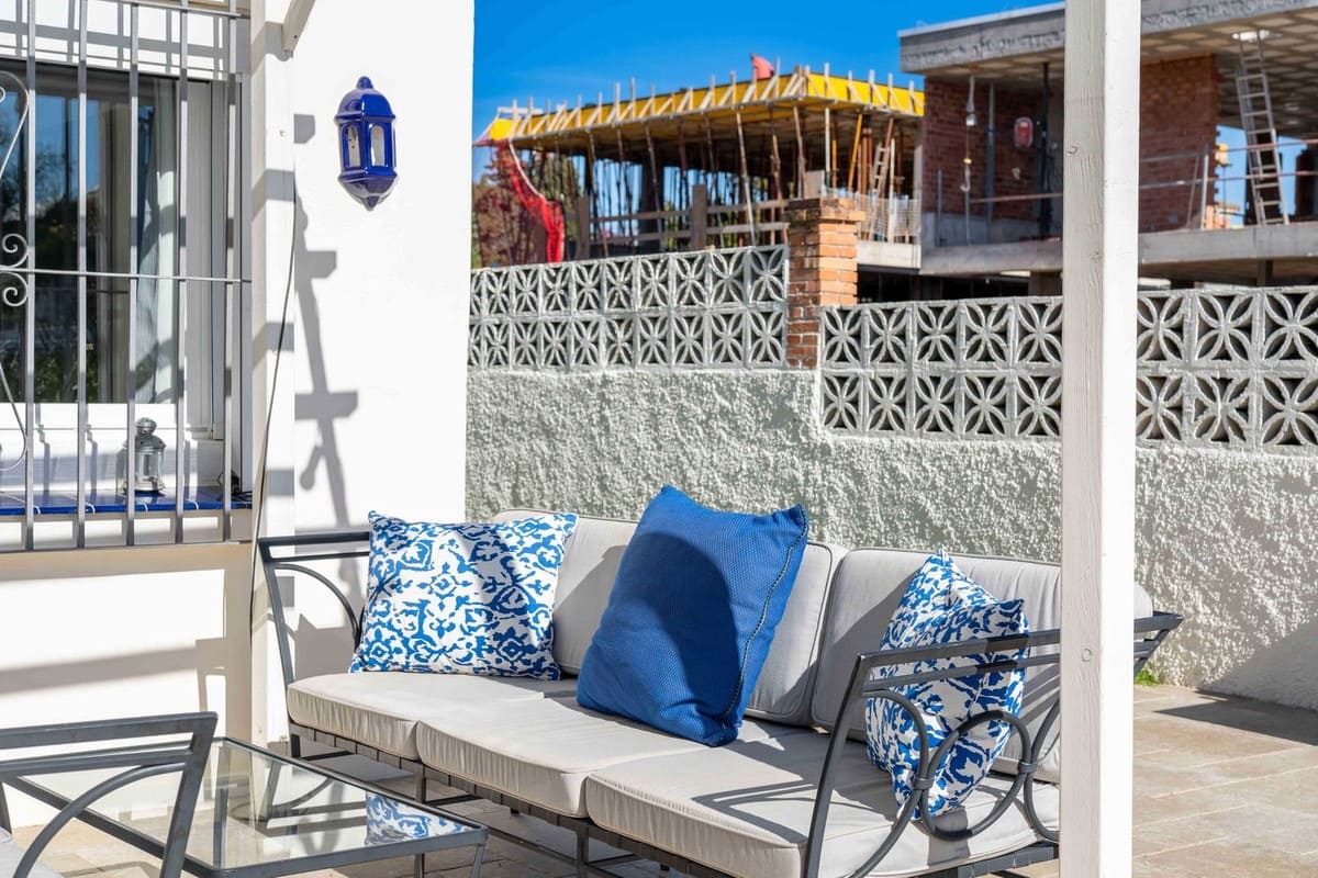 4 bedroom Villa for sale in San Pedro de Alcantara with pool garage - € 2,050,000 (Ref: 8942065)